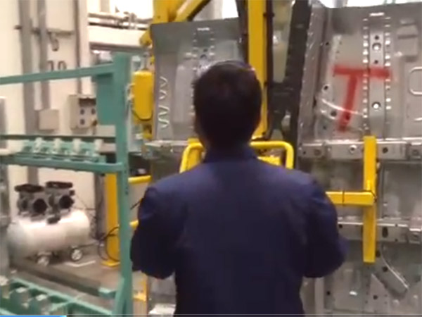 助力臂提升系統